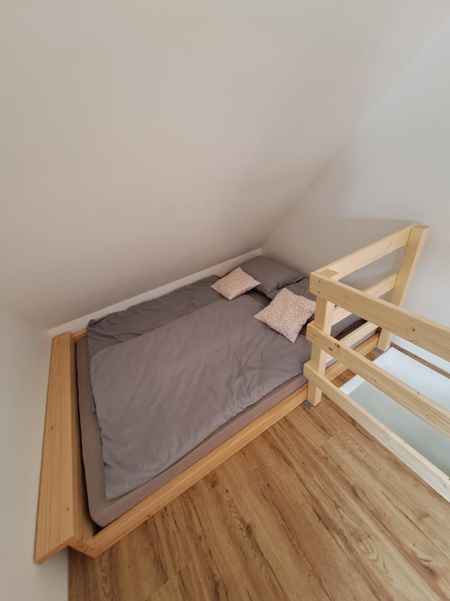 Bella Apartment Zirovnica Bagian luar foto
